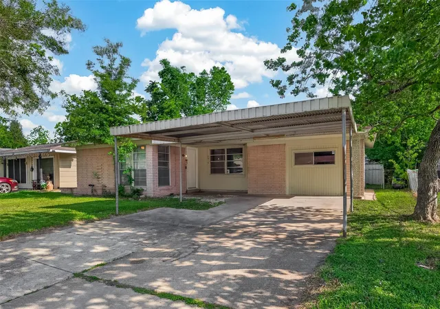 3rd image of 5810 Flamingo Dr, Houston, TX 77033 | MLS# 14526608