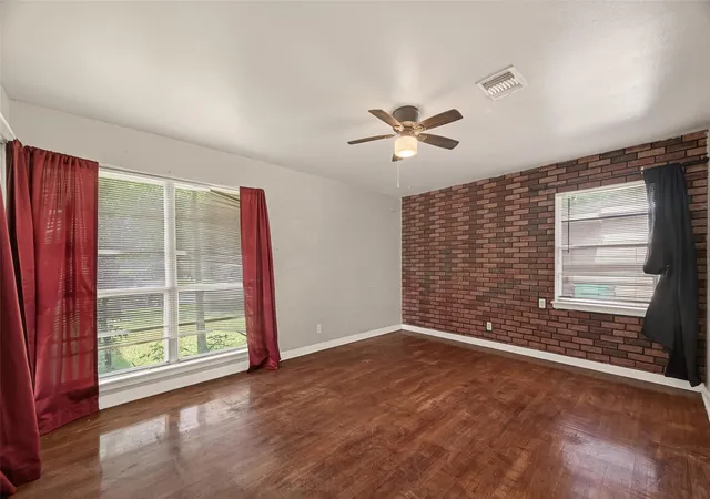 5th image of 5810 Flamingo Dr, Houston, TX 77033 | MLS# 14526608