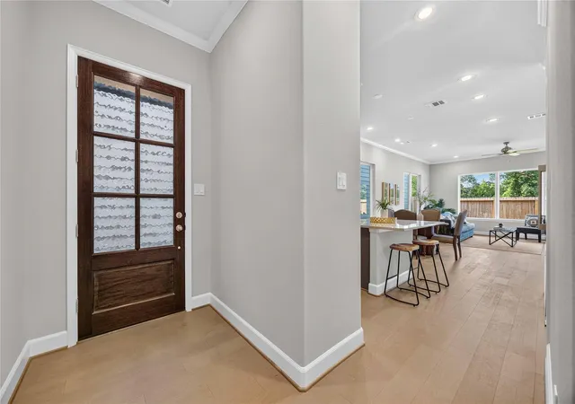 2nd image of 5525 Katy Fwy, Houston, TX 77007 | MLS# 72875550