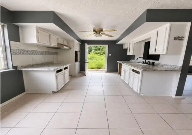 Photo 2 of Single family home for sale at 508 Allison St, Conroe, TX 77303 | MLS# 18379193 | Listing updated on 2026-10-06