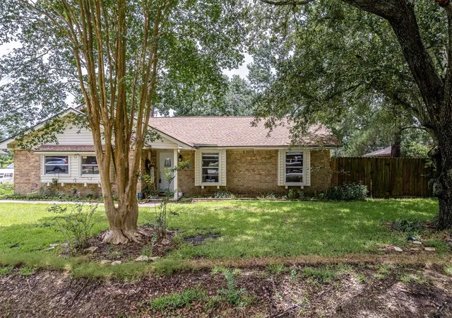 Photo 2 of Single family home for sale at 5814 Russell Ln, Baytown, TX 77521 | MLS# 23984449 | Listing updated on 2026-07-22