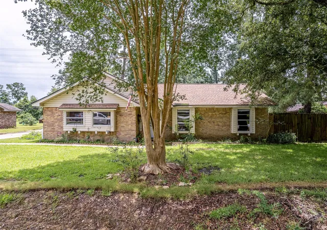 Photo 3 of Single family home for sale at 5814 Russell Ln, Baytown, TX 77521 | MLS# 23984449 | Listing updated on 2026-07-22