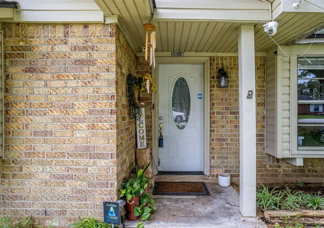 Photo 4 of Single family home for sale at 5814 Russell Ln, Baytown, TX 77521 | MLS# 23984449 | Listing updated on 2026-07-22