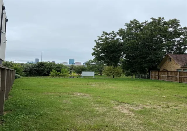 1st image of 2128 White Oak Dr, Houston, TX 77009 | MLS# 81402168