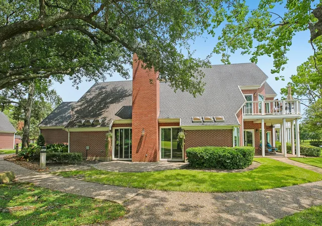 2nd image of 3716 Masters Ct, League City, TX 77573 | MLS# 56865077