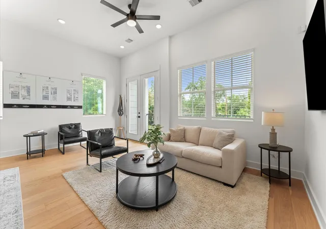 Photo 1 of Single family home for sale at 1009 Tuskegee Hts Ln, Houston, TX 77091 | MLS# 10722724 | Listing updated on 2026-09-15