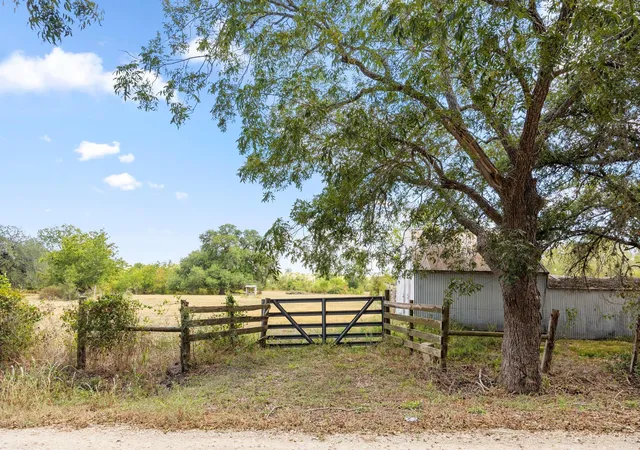 Homes for sale in Fayetteville, TX | 1268 Stokes Rd, Fayetteville, TX 78950 | MLS# 1088921