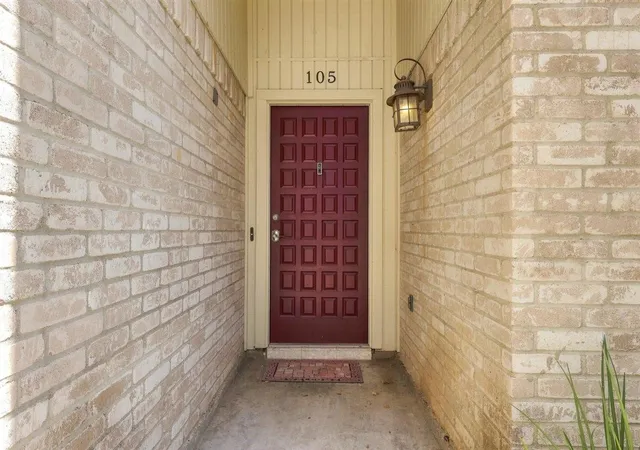 Photo 2 of Single family home for sale at 105 Perth St, Victoria, TX 77904 | MLS# 55727772 | Listing updated on 2026-09-20