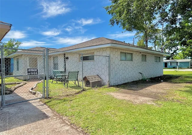 14th image of 8038 Woodlyn Rd, Houston, TX 77028 | MLS# 91631750