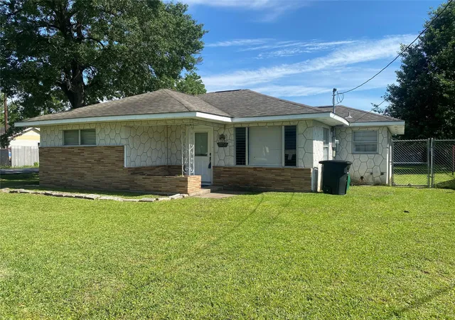 1st image of 8038 Woodlyn Rd, Houston, TX 77028 | MLS# 91631750