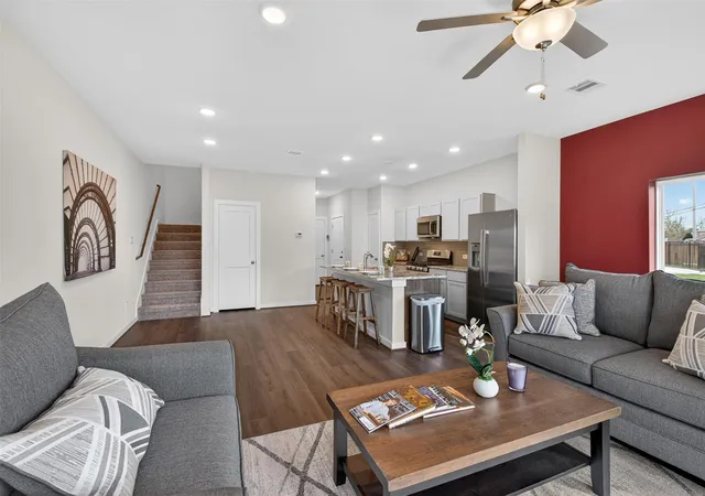 1st image of 9118 Highland Northern Wy, Houston, TX 77088 | MLS# 38720712
