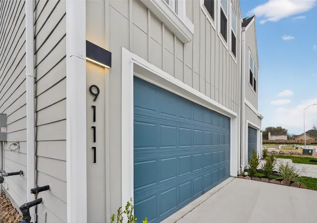 4th image of 9118 Highland Northern Wy, Houston, TX 77088 | MLS# 38720712