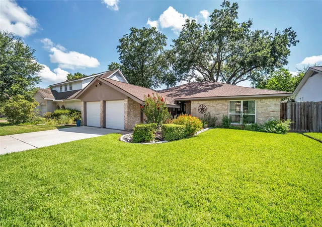 Photo 3 of Single family home for sale at 16222 Green Shade Dr, Houston, TX 77090 | MLS# 20745919 | Listing updated on 2026-09-08