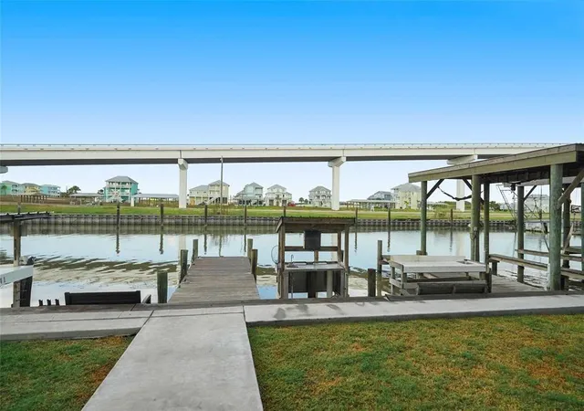 Photo 2 of Single family home for sale at 143 Boat Slip Rd, Matagorda, TX 77457 | MLS# 74783480 | Listing updated on 2026-08-29