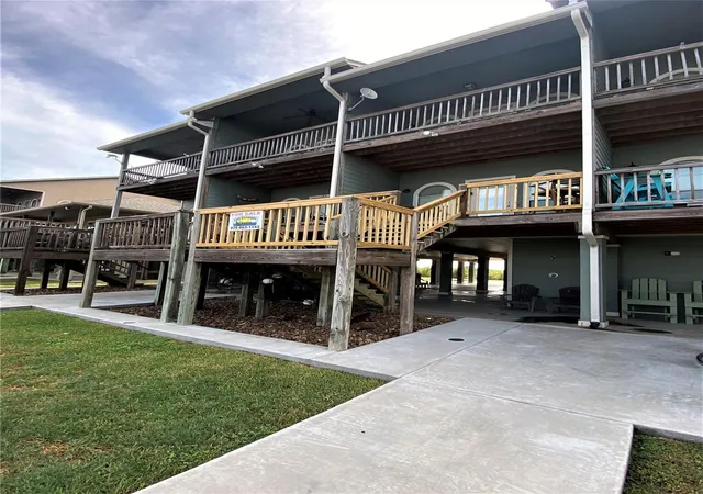 Photo 3 of Single family home for sale at 143 Boat Slip Rd, Matagorda, TX 77457 | MLS# 74783480 | Listing updated on 2026-08-29