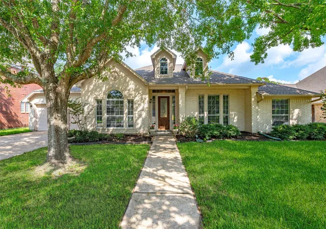 Photo 1 of Sale Pending at 311 Oak Holw Dr, League City, TX 77573 | MLS# 34429203 | Listing updated on 2026-09-20