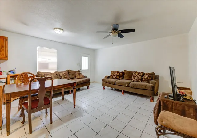 5th image of 3807 Crandon St, Houston, TX 77026 | MLS# 54953174