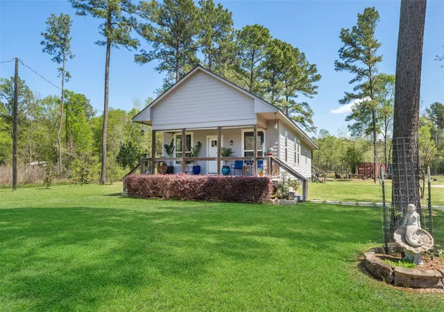 Homes for sale in New Waverly, TX | 275 Pashun Ln, New Waverly, TX 77358 | MLS# 27643743