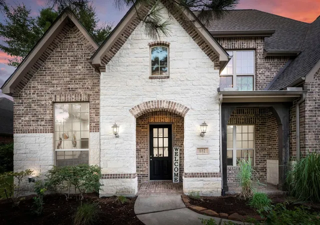 Photo 2 of Sale Pending at 102 Madeline Ln, Montgomery, TX 77316 | MLS# 8253556 | Listing updated on 2026-09-10