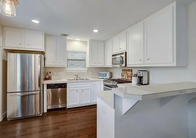 4th image of 827 E 36Th St, Houston, TX 77022 | MLS# 75101444