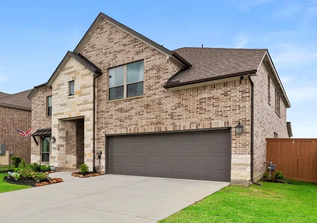 2nd image of 2122 Lierna Dr, La Marque, TX 77568 | MLS# 84036306