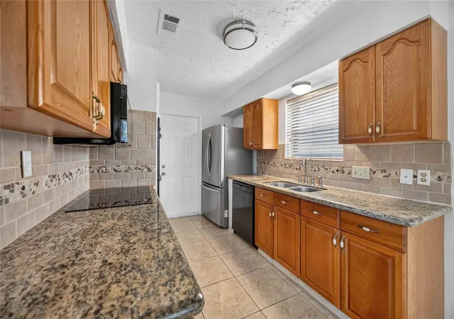 5th image of 6810 Mccullum Rd, Missouri City, TX 77489 | MLS# 76765160