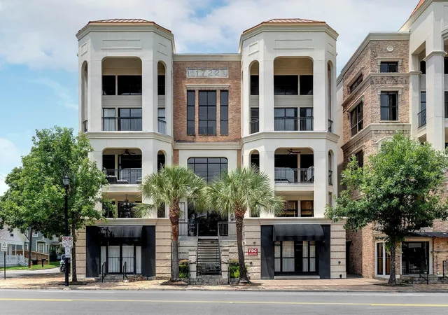 2nd image of 1722 Washington Ave #D, Houston, TX 77007 | MLS# 68165066