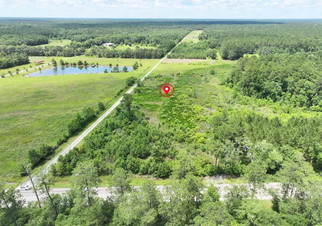4th image of 15926 Fm 105, Orange, TX 77630 | MLS# 17568401