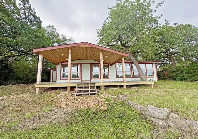 Photo 1 of Single family home for sale at 106 Caddo, Smithville, TX 78957 | MLS# 28563544 | Listing updated on 2026-04-21