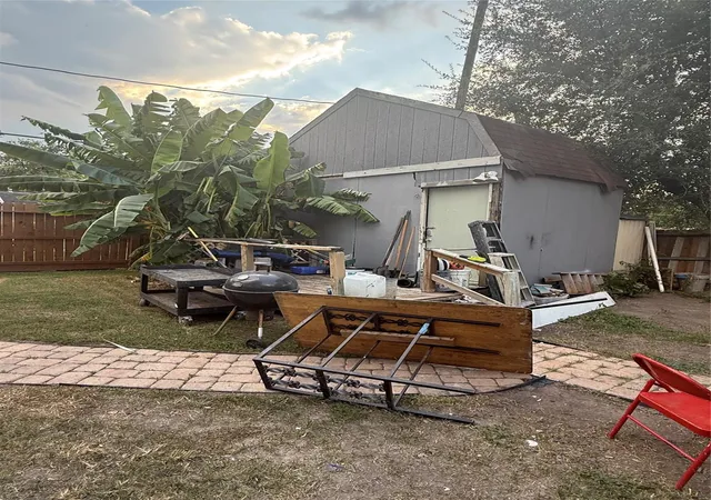 Photo 3 of Single family home for sale at 8407 Sonneville Dr, Houston, TX 77080 | MLS# 76639636 | Listing updated on 2026-09-15