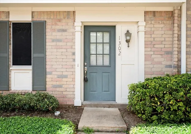 Photo 2 of Townhouse for sale at 2810 Grants Lake Blvd #1302, Sugar Land, TX 77479 | MLS# 83791900 | Listing updated on 2026-09-02