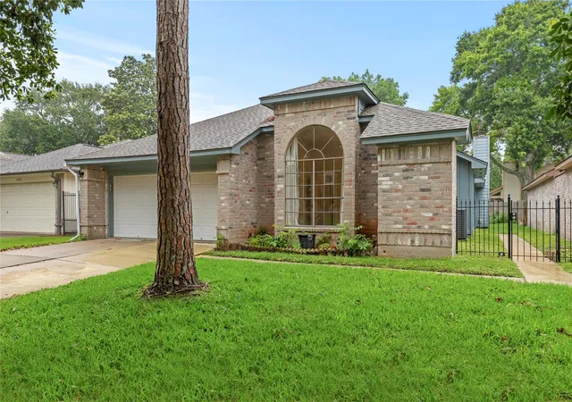 3rd image of 1318 Roundstone Dr, Richmond, TX 77406 | MLS# 47409955