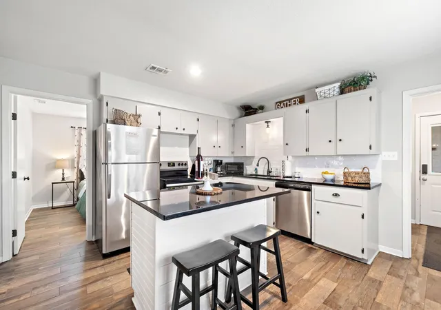 Photo 3 of Single family home for sale at 702 S 2nd Street, La Porte, TX 77571 | MLS# 94013759 | Listing updated on 2026-08-07