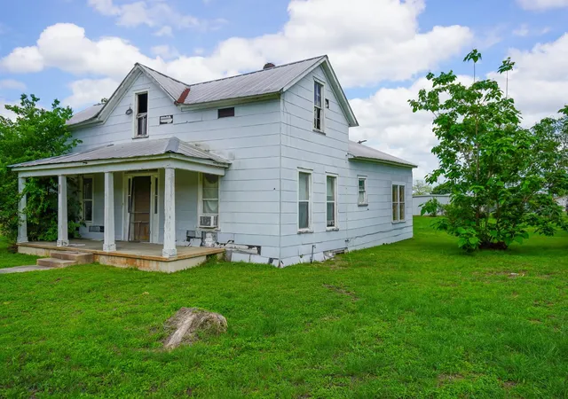 Homes for sale in Weimar, TX | 509 S Saint Andrews St, Weimar, TX 78962 | MLS# 13541697