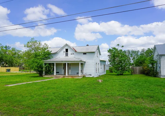 Homes for sale in Weimar, TX | 509 S Saint Andrews St, Weimar, TX 78962 | MLS# 13541697