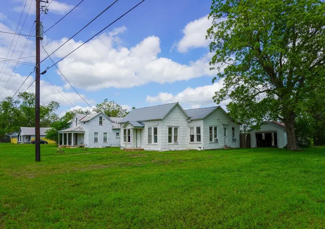 Homes for sale in Weimar, TX | 509 S Saint Andrews St, Weimar, TX 78962 | MLS# 13541697