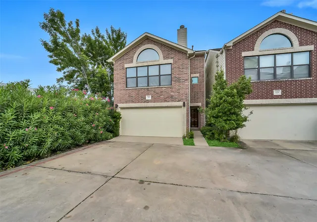 Photo 1 of Single family home for sale at 650 Westcross St #70, Houston, TX 77018 | MLS# 84144075 | Listing updated on 2026-08-01