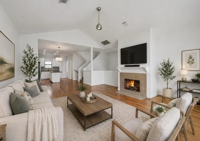 Photo 2 of Single family home for sale at 650 Westcross St #70, Houston, TX 77018 | MLS# 84144075 | Listing updated on 2026-08-01