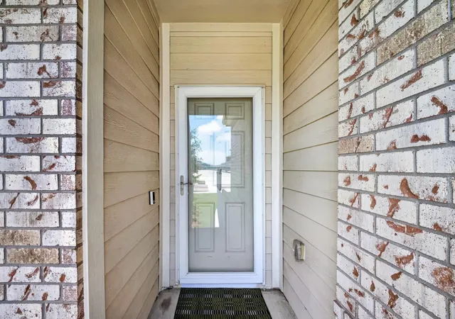 Photo 4 of Single family home for sale at 6903 Hobby Wind Ridge Dr, Houston, TX 77075 | MLS# 81634339 | Listing updated on 2026-08-22