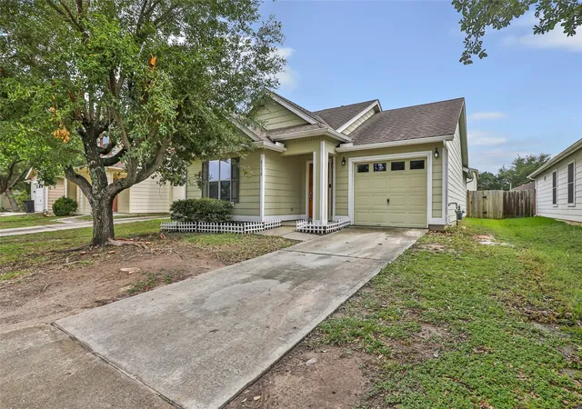 Photo 3 of Single family home for sale at 8138 Chancewood Ln, Humble, TX 77338 | MLS# 17097532 | Listing updated on 2026-09-17