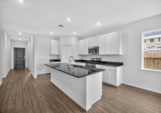 2nd image of 622 Yaupon Holly Dr, Rosenberg, TX 77471 | MLS# 12872034