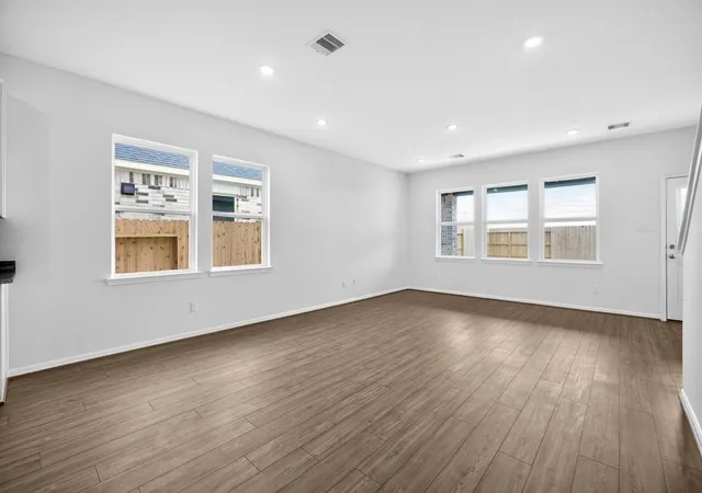 3rd image of 622 Yaupon Holly Dr, Rosenberg, TX 77471 | MLS# 12872034