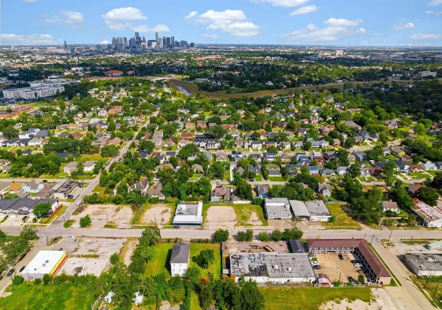 3rd image of 3343 Dixie Dr, Houston, TX 77021 | MLS# 36170837