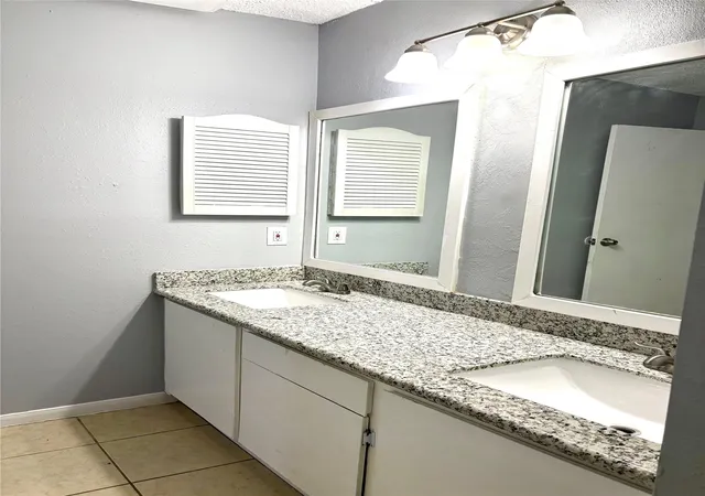 4th image of 10049 Westpark Dr #107, Houston, TX 77042 | MLS# 71766743