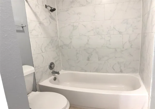5th image of 10049 Westpark Dr #107, Houston, TX 77042 | MLS# 71766743