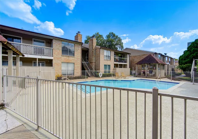 4th image of 2120 Wilcrest Dr #220, Houston, TX 77042 | MLS# 10637740