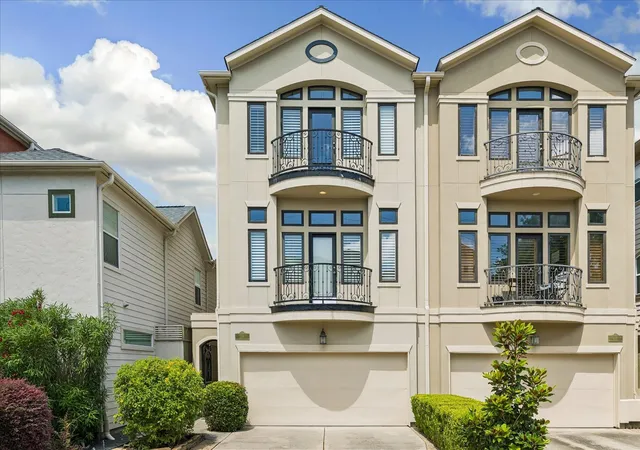 Photo 1 of Townhouse for sale at 715 Birdsall St, Houston, TX 77007 | MLS# 21532731 | Listing updated on 2026-06-04