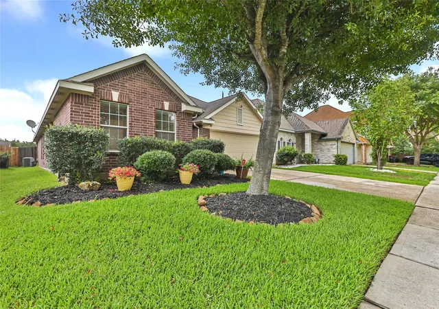 Photo 1 of Single family home for sale at 6030 Sandy Crk Dr, Baytown, TX 77523 | MLS# 38324265 | Listing updated on 2026-09-06