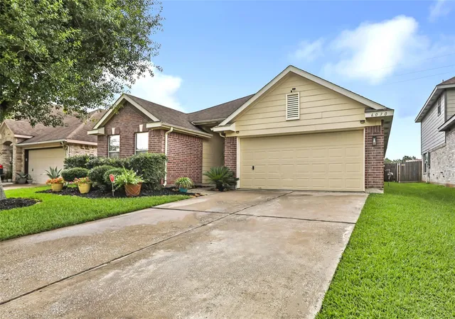 Photo 2 of Single family home for sale at 6030 Sandy Crk Dr, Baytown, TX 77523 | MLS# 38324265 | Listing updated on 2026-09-06
