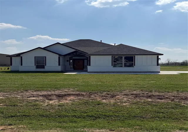 Photo 1 of Single family home for sale at 749 Buffalo Trl, Angleton, TX 77515 | MLS# 31964605 | Listing updated on 2026-03-14